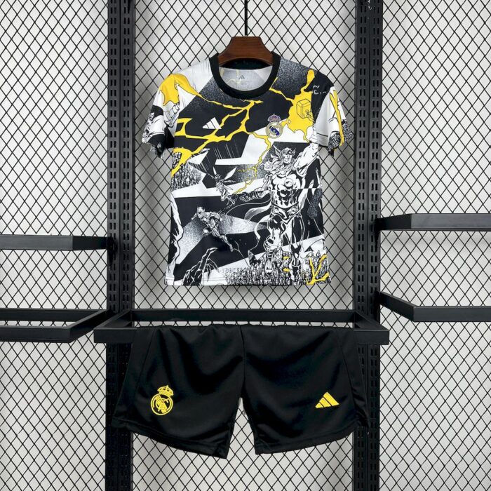 Kids Real Madrid 2025/26 Pre-Match Kit 6