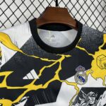 Kids Real Madrid 2025/26 Pre-Match Kit 5