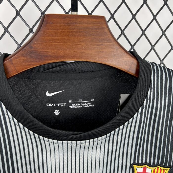 Kids Barcelona 2025/26 Goalkeeper Kit 5