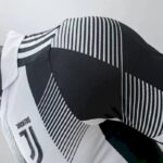 Mens Juventus 2022/23 Classic Jersey Player Version 2