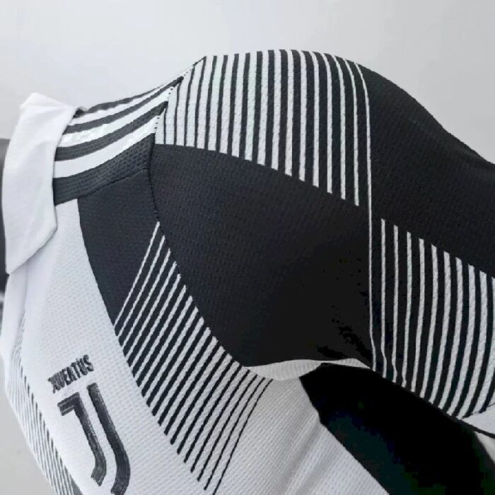 Mens Juventus 2022/23 Classic Jersey Player Version 2