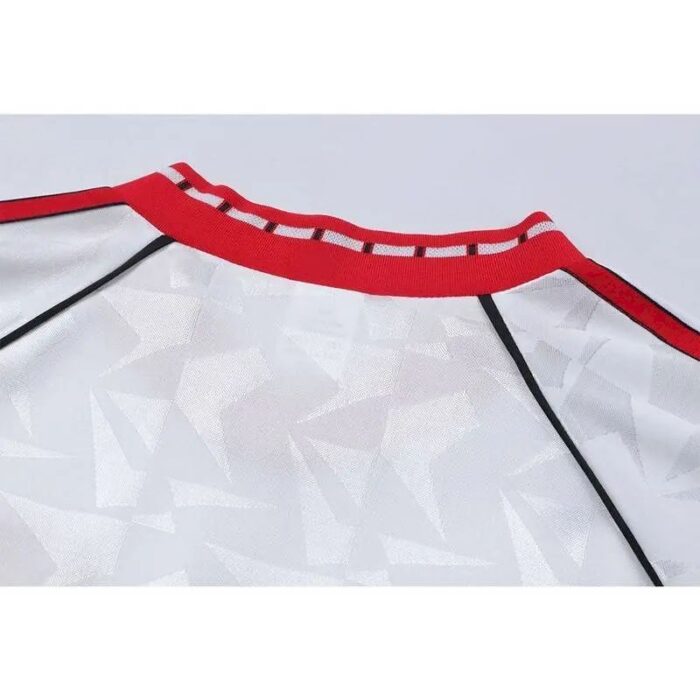 Retro Manchester United 1991 Cup Winners Cup Long Sleeve Jersey - Image 3