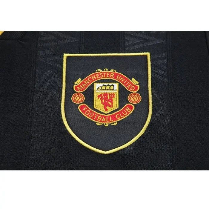 Retro Manchester United 1993/95 Away Jersey - Image 4
