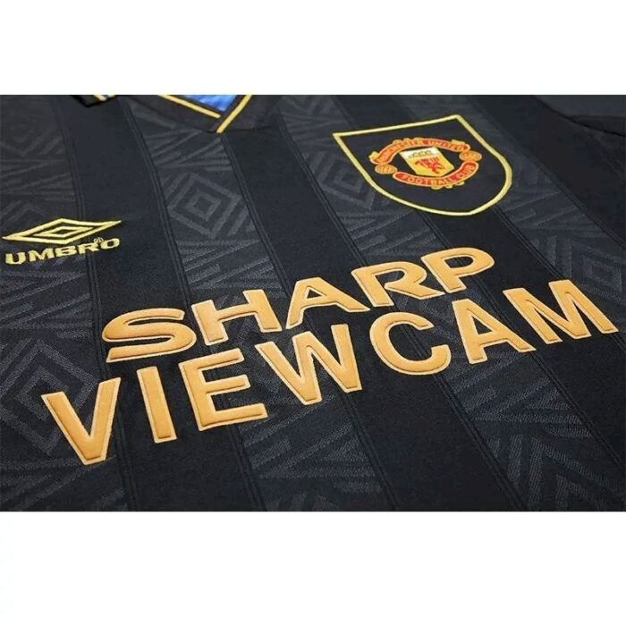 Retro Manchester United 1993/95 Away Long Sleeve Jersey - Image 4