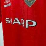 Retro Manchester United 1999/00 Home Jersey - Image 4