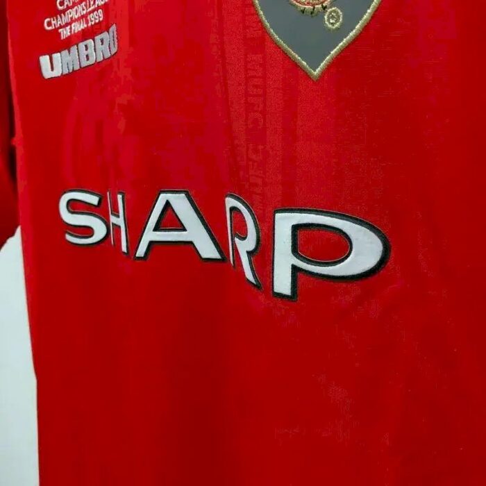 Retro Manchester United 1999/00 Home Jersey - Image 4