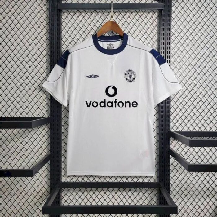 Retro Manchester United 2000/01 Away Jersey - Image 3