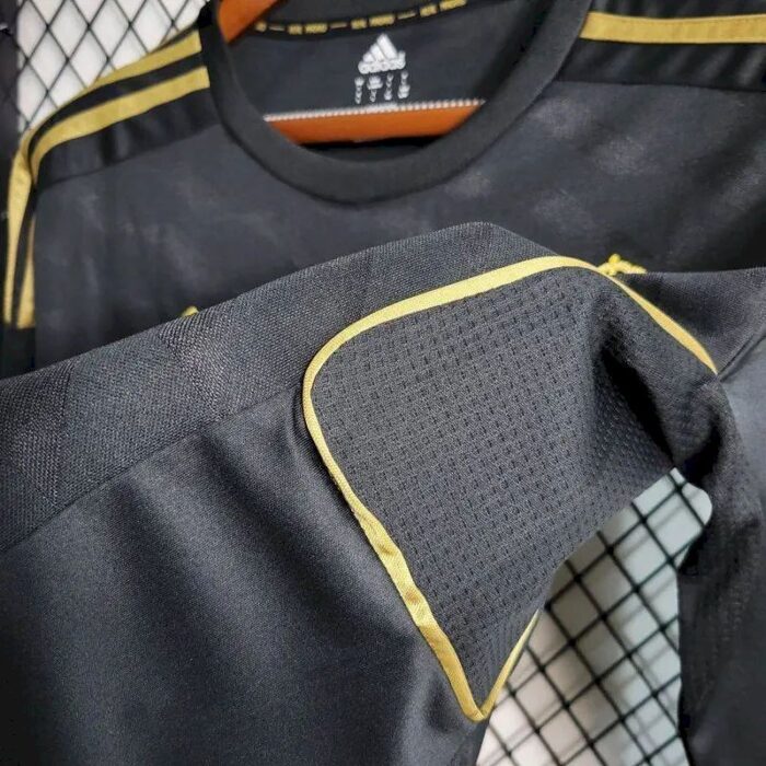 Retro Real Madrid 2011/12 Away Long Sleeve Jersey - Image 4