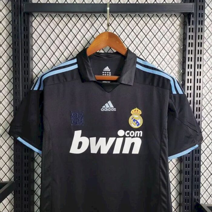 Retro Real Madrid 2009/10 Away Jersey - Image 4