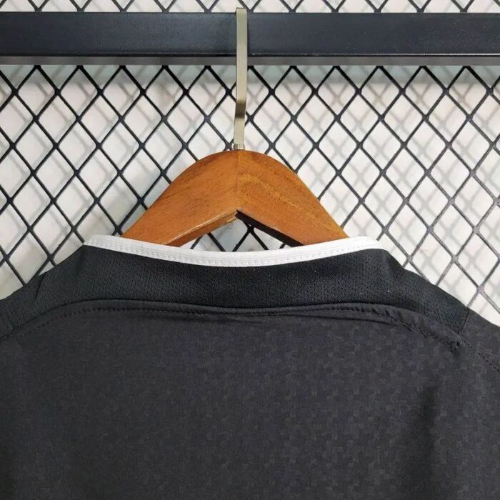 Retro Manchester United 2003/04 Away Jersey - Image 3