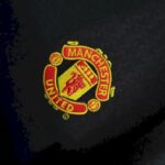 Retro Manchester United 2003/04 Away Jersey - Image 5