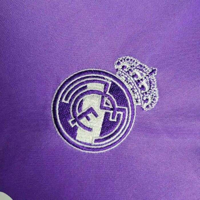 Retro Real Madrid 2016/17 Away Kids Kit - Image 3