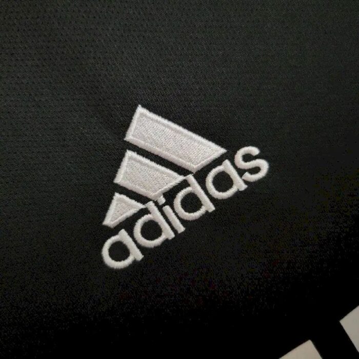 Retro Real Madrid 2004/05 Away Jersey - Image 5