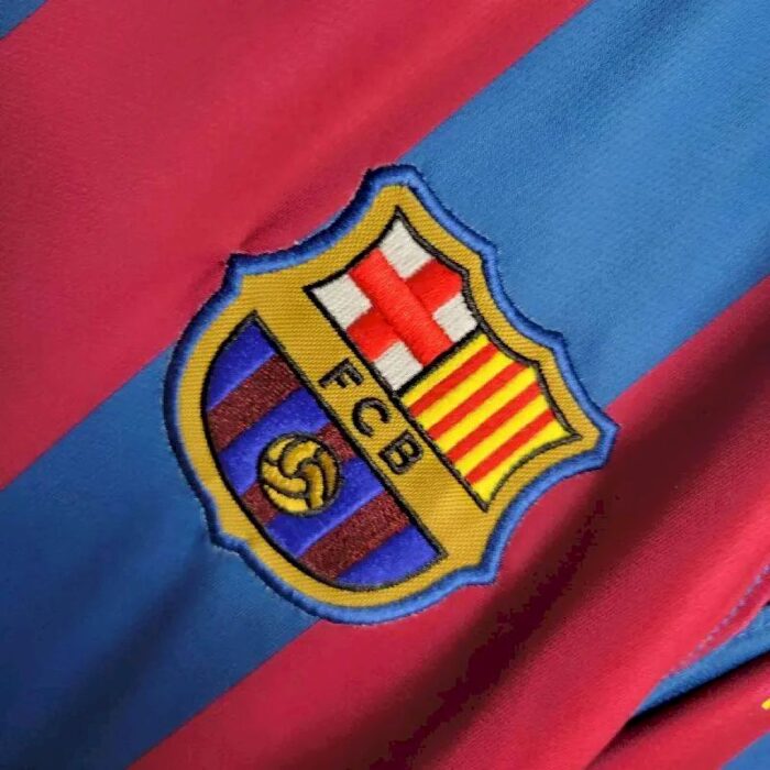 Retro Barcelona 2005/06 Home UCL Edition Long Sleeve Jersey - Image 3