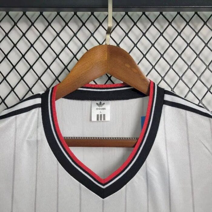 Retro Manchester United 1983/84 Away Jersey - Image 5