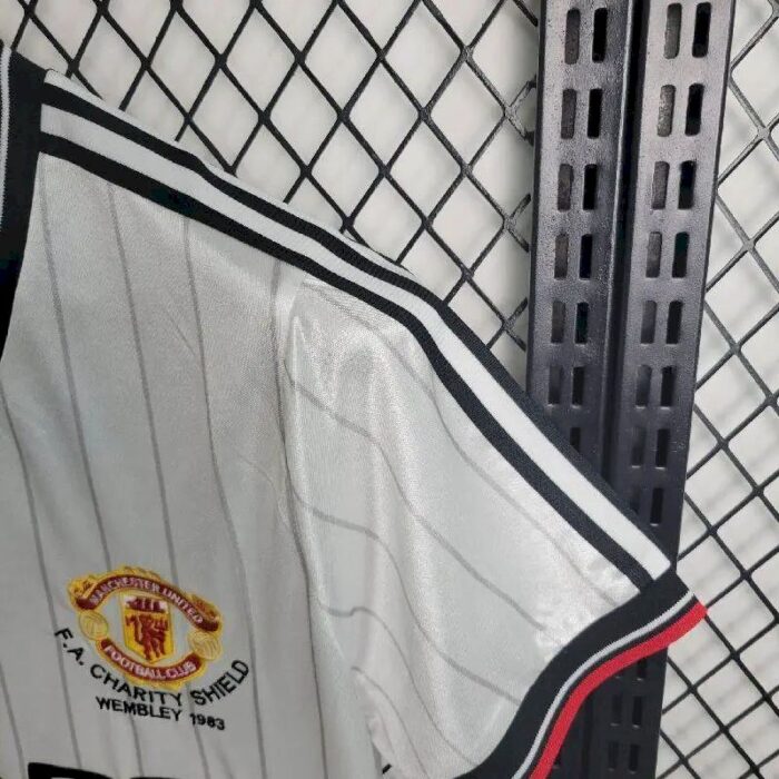 Retro Manchester United 1983/84 Away Jersey - Image 3