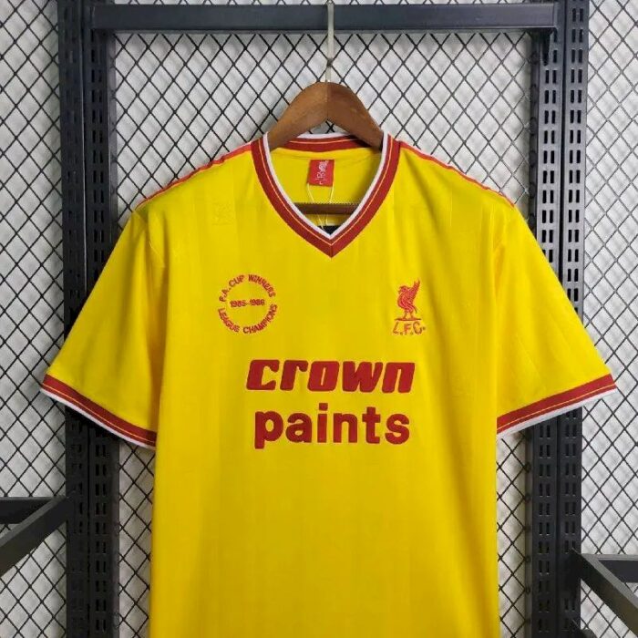 Retro Liverpool 1985/86 Third Jersey - Image 3