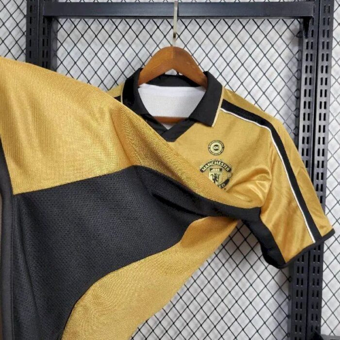 Retro Manchester United 2001/02 Centenary Reversible Away And Third Jersey - Image 5