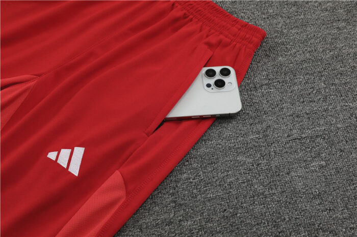 Mens Bayern Munich 2023/24 Half-Zip Sweater+Pant 14001 - Image 4