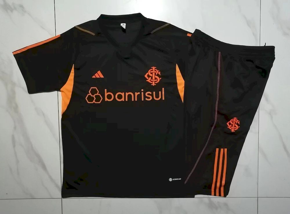 Mens Internacional 2023/24 Training Jersey+3/4 Short 815