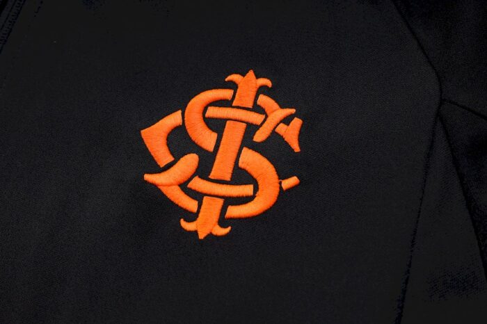 Mens Internacional 2023/24 Tracksuit 815 - Image 5