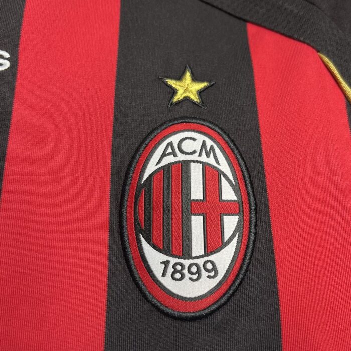 Retro AC Milan 2006/07 Home Jersey - Image 4