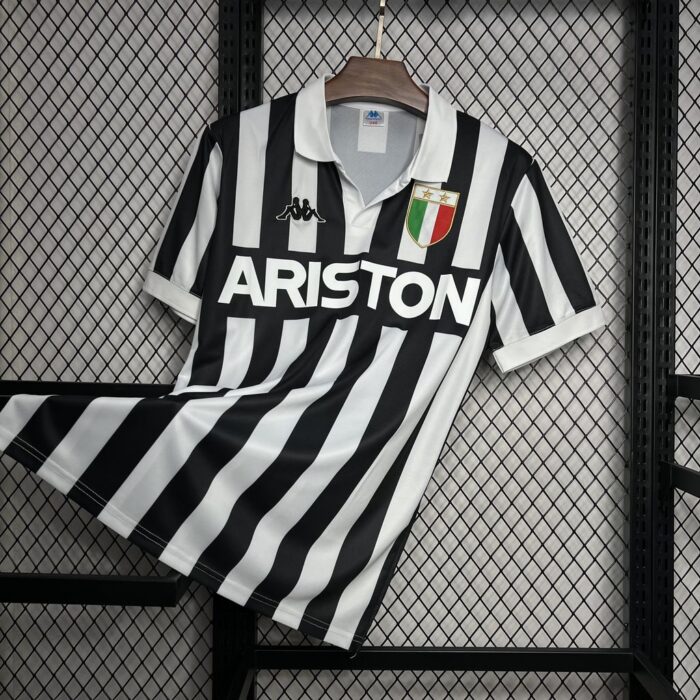 Retro Juventus 1984/85 Home Jersey - Image 5