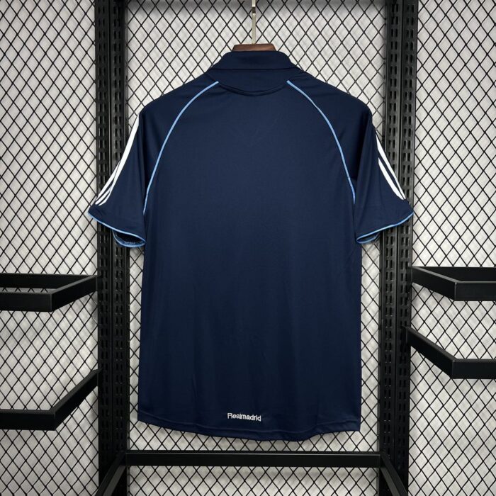 Retro Real Madrid 2005/06 Away Jersey - Image 2