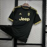 Retro Juventus 2015/16 Third Jersey