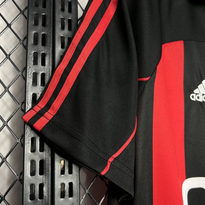 Retro AC Milan 2000/02 Home Jersey - Image 4