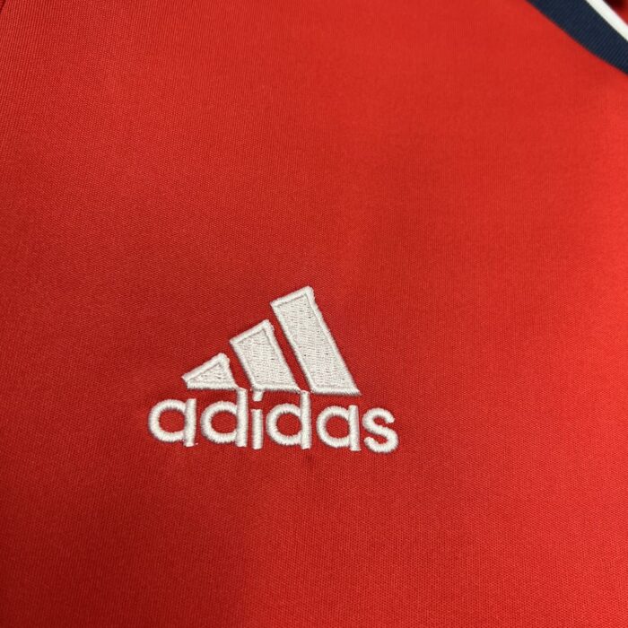 Retro Bayern Munich 2000/01 Home Jersey - Image 5