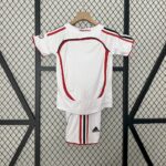 Retro AC Milan 2006/07 Away Kids Kit - Image 2