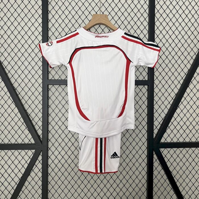 Retro AC Milan 2006/07 Away Kids Kit - Image 2