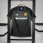 Retro Manchester United 1998/99 Third Jersey - Image 4