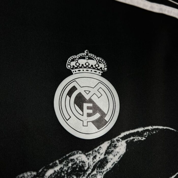 Retro Real Madrid 2014/15 Third Jersey - Image 5