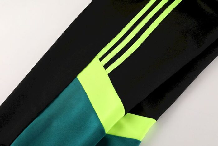 Mens Manchester United  2024/25 Tracksuit HL - Image 3