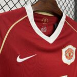 Retro Manchester United 2006/07 Home Jersey - Image 5