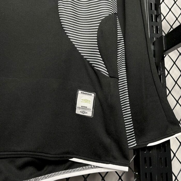 Retro Colo Colo 2006 Away Long Sleeve Jersey - Image 4