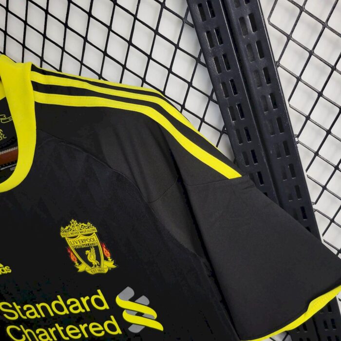 Retro Liverpool 2010/11 Third Jersey - Image 5