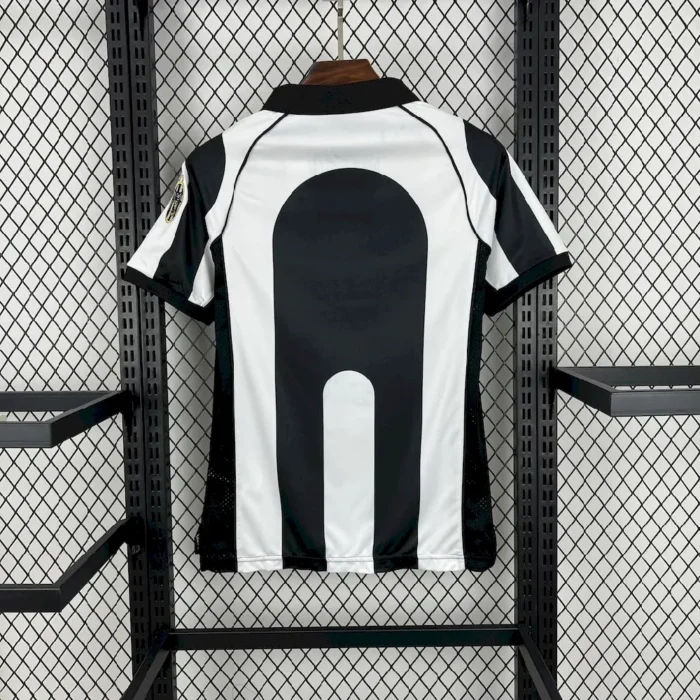 Retro Juventus 1997/99 Home Jersey - Image 2