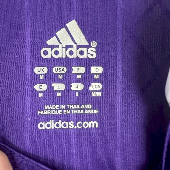 Retro Real Madrid 2006/07 Third Jersey - Image 4