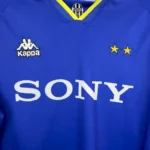 Retro Juventus 1996/97 Away Long Sleeve Jersey - Image 4