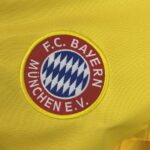 Retro Bayern Munich 1993/95 Away Jersey - Image 4