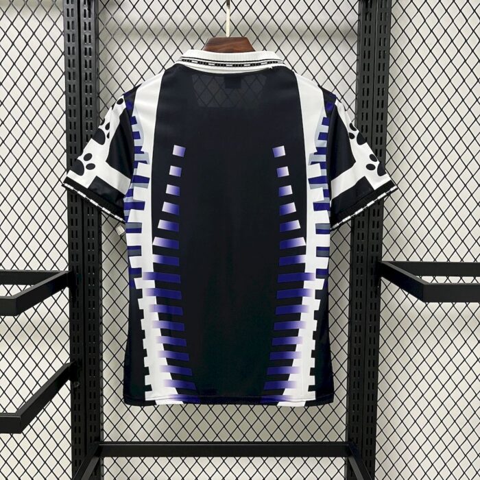 Retro Real Madrid 1997/98 Third Jersey - Image 2