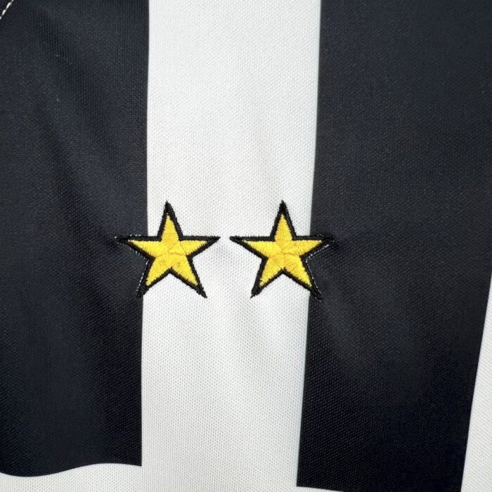 Retro Juventus 1996/97 Home Jersey - Image 5