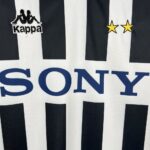 Retro Juventus 1996/97 Home Jersey - Image 4