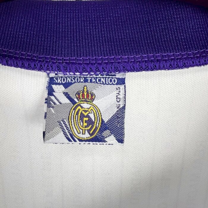 Retro Real Madrid 1996/97 Third Jersey - Image 4