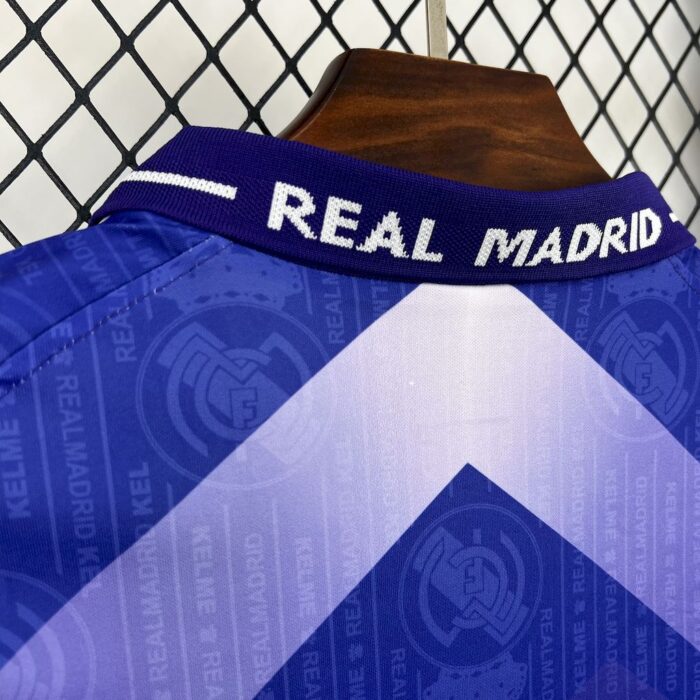 Retro Real Madrid 1996/97 Away Jersey - Image 3