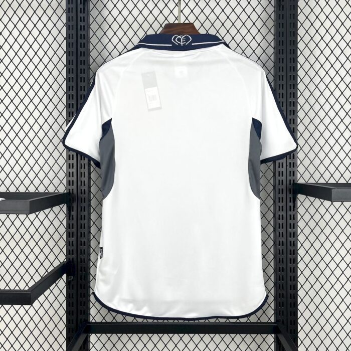 Retro Real Madrid 2000/01 Home Jersey - Image 2