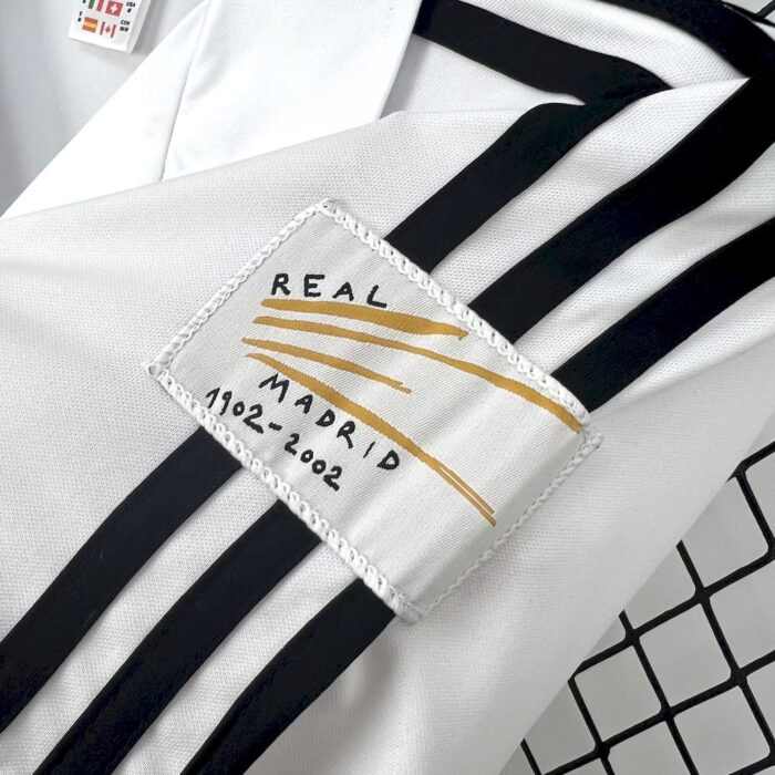 Retro Real Madrid 2001/02 Home UCL Jersey - Image 3